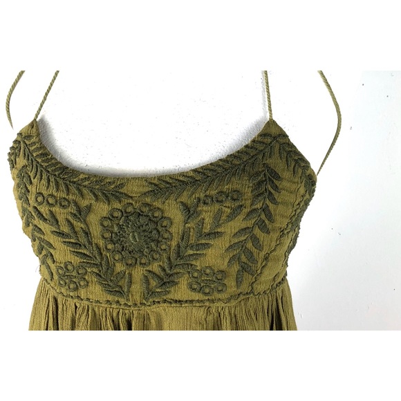 Free people halter top open back green embroidered - Picture 2 of 6